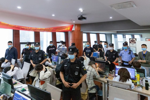 成渝两地警方联合破获高额股票配资诈骗案，首例诈骗案浮出水面