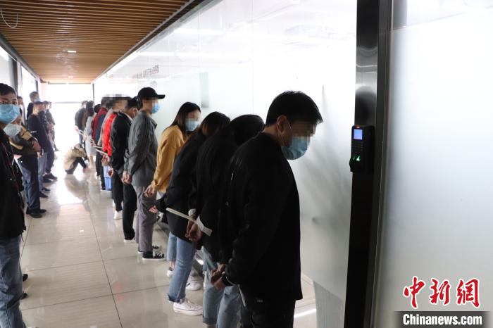 股票诈骗平台揭秘_杭州配资公司_杭州警方打击股票诈骗团伙