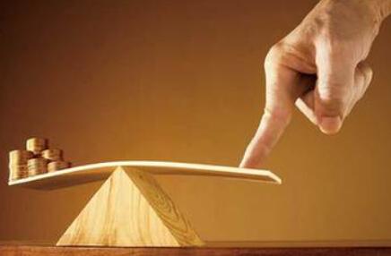 盲目创业三大陷阱：餐饮行业亏损案例分析，如何避免破产危机？